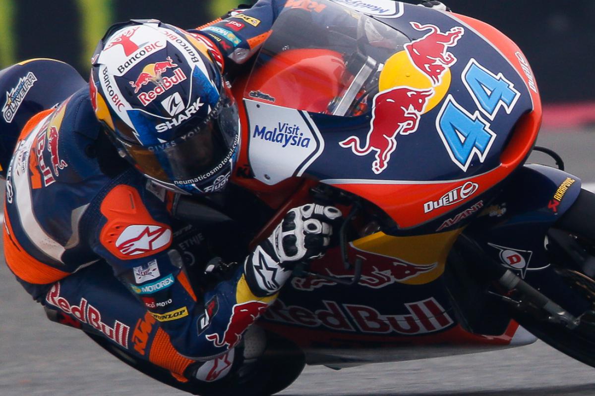 Oliveira wins in dramatic Moto3™ race | MotoGP™