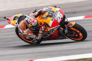 Pedrosa wins as Lorenzo cuts Rossi’s lead to 7 points