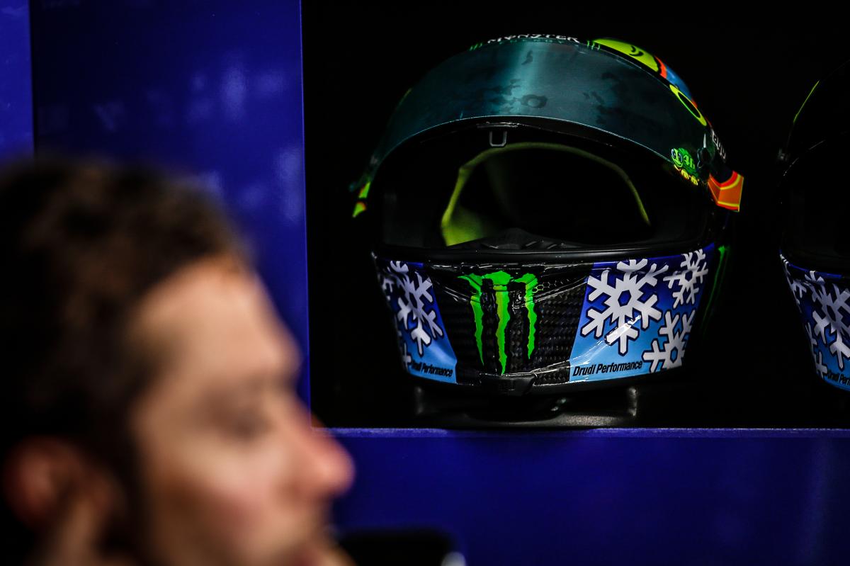 Gallery: Rossi's #SepangTest helmet | MotoGP™