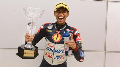Somkiat Chantra wins and takes championship lead