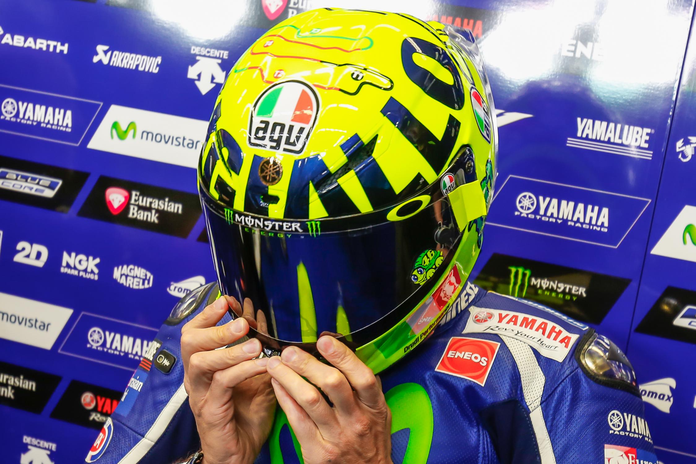 Rossi unveils 'Mugiallo' helmet | MotoGP™