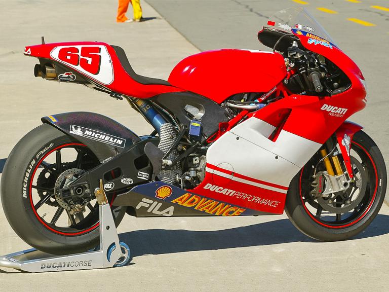 ducati desmosedici 2003