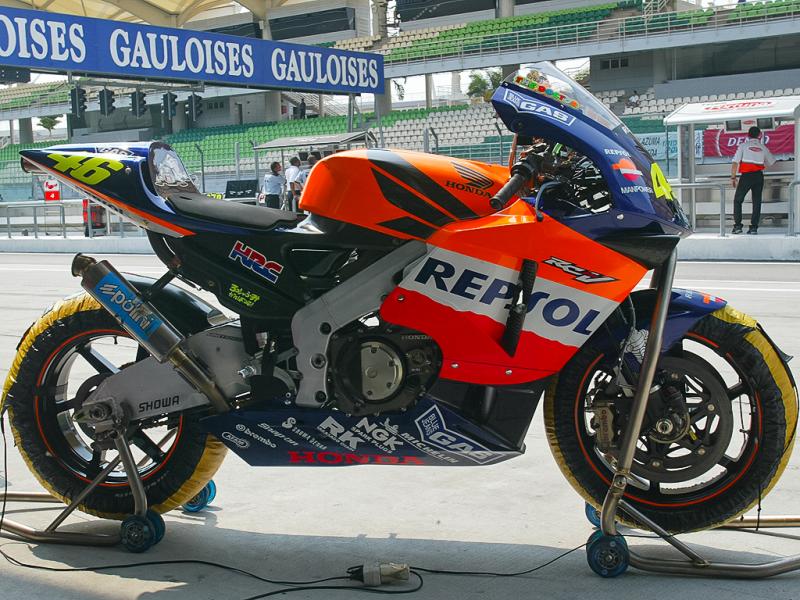 Legendary Bikes: Honda RC211V (2002 - 2006)