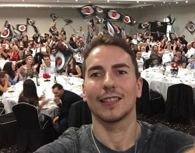 Fan club dinner #Selfie! 8th edition // @jorgelorenzo99 