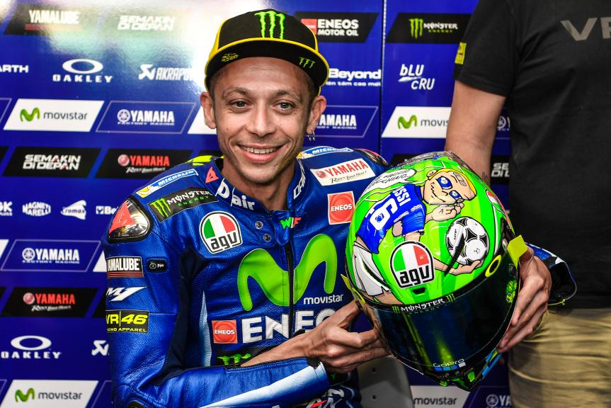Rossi unveils 'Mugiallo' helmet | MotoGP™