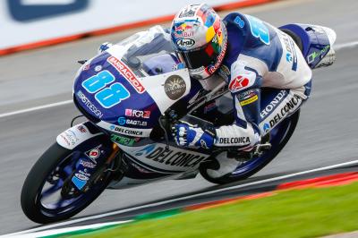 Moto3™ in Inghilterra, il warm up a Martin