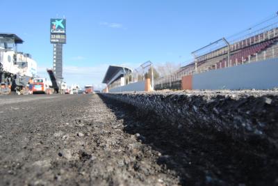 Las obras de reasfaltado prosiguen en Montmeló