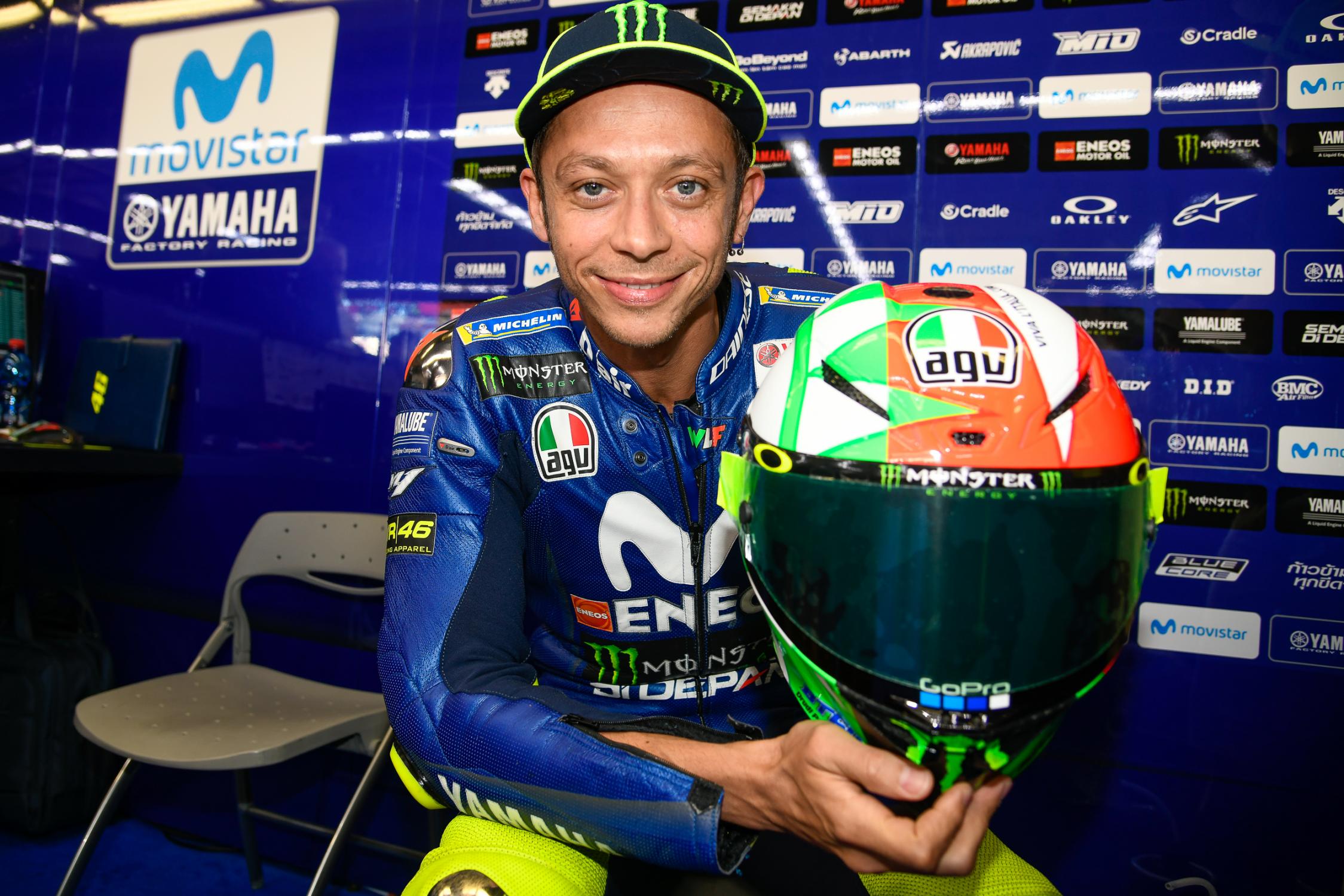 Rossi unveils 'Mugiallo' helmet | MotoGP™