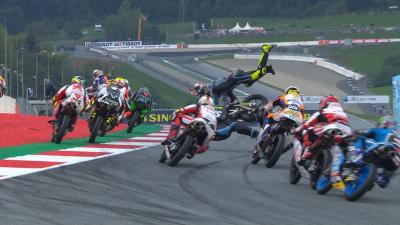 Bulega, Antonelli und Atiratphuvapat stürzen in Kurve 1
