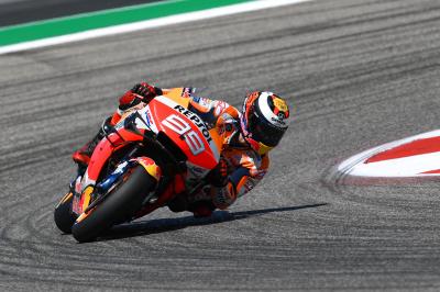 Lorenzo se impone en la Q1 y Petrucci deja fuera a Dovizioso
