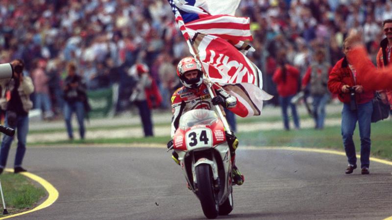 Joyeux 100e Anniversaire Suzuki Par Nick Harris Motogp Joyeux 100e Anniversaire Suzuki Par Nick Harris Motogp