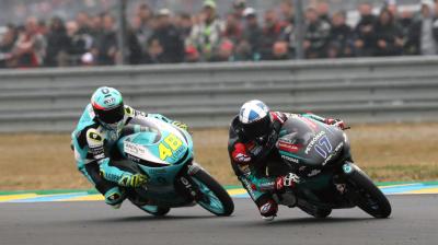 Watch the gripping last lap of the Moto3™ race in Le Mans