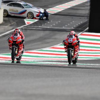 Dovizioso, Petrucci and Pirro ride through Tuscany
