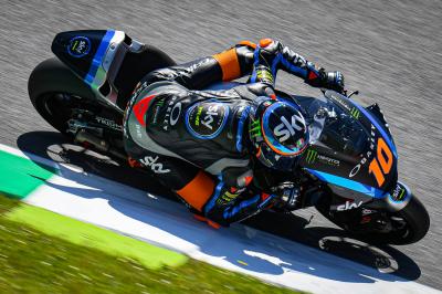 Álex Márquez se cuela en la fiesta local liderada por Marini