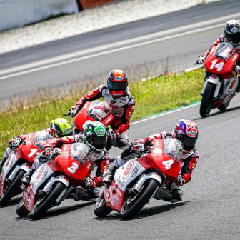 Munandar takes control of chaotic Race 2 in Malaysia