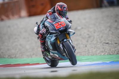Quartararo marca el ritmo en una FP1 con duras caídas