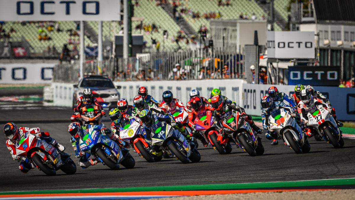 Обои на телефон motogp