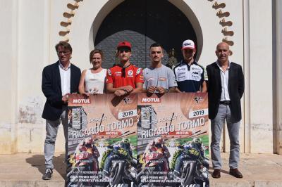 Canet, Navarro, Garzó y Tatay, con el cartel de Valencia