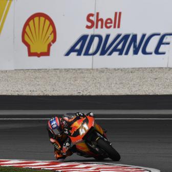 Binder smashes Moto2™ lap record by nearly a second in FP3