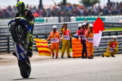 Rossi vuelve a acariciar la senda del podio
