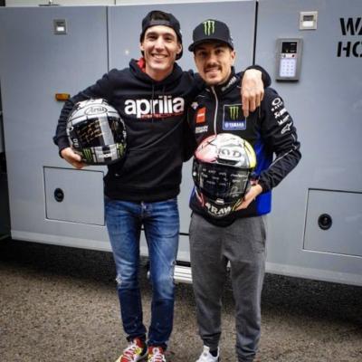 Rivals & good friends @AleixEspargaro & @mvkoficial12 exchanged their helmets