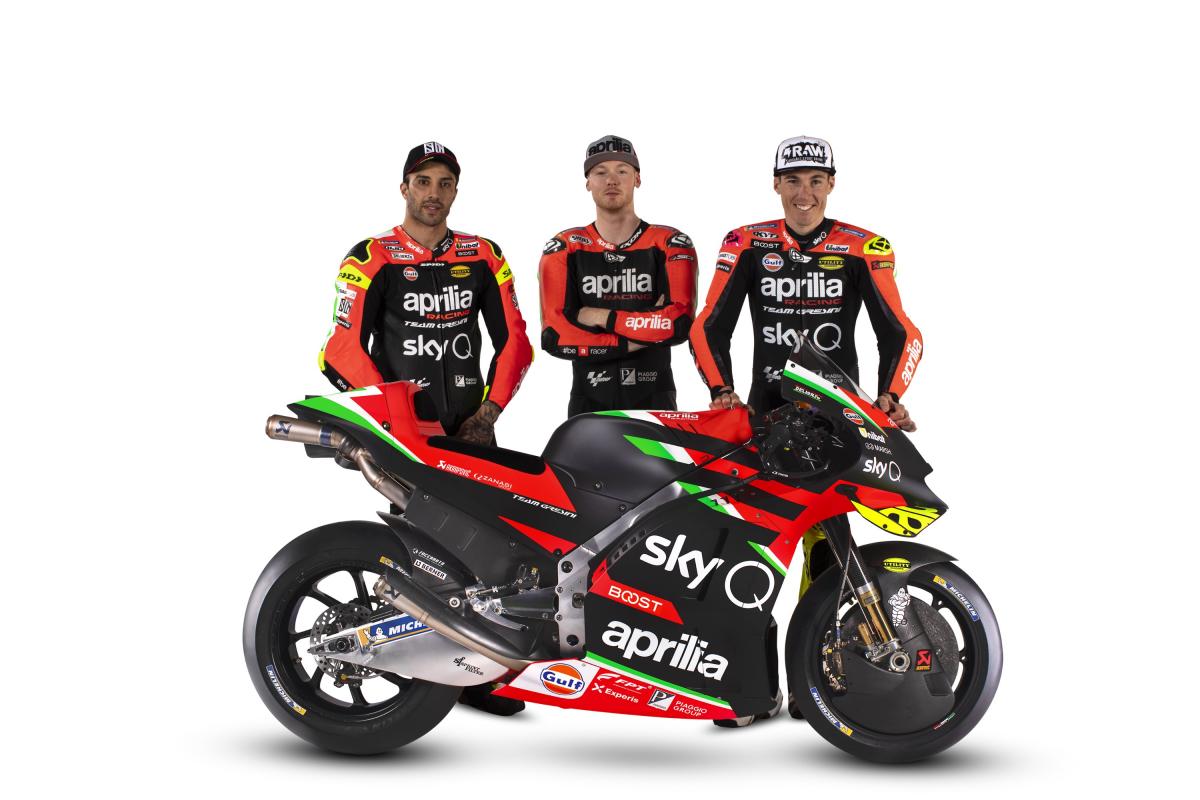 Espargaro, Iannone and Smith unveil 2020 Aprilia colours | MotoGP™