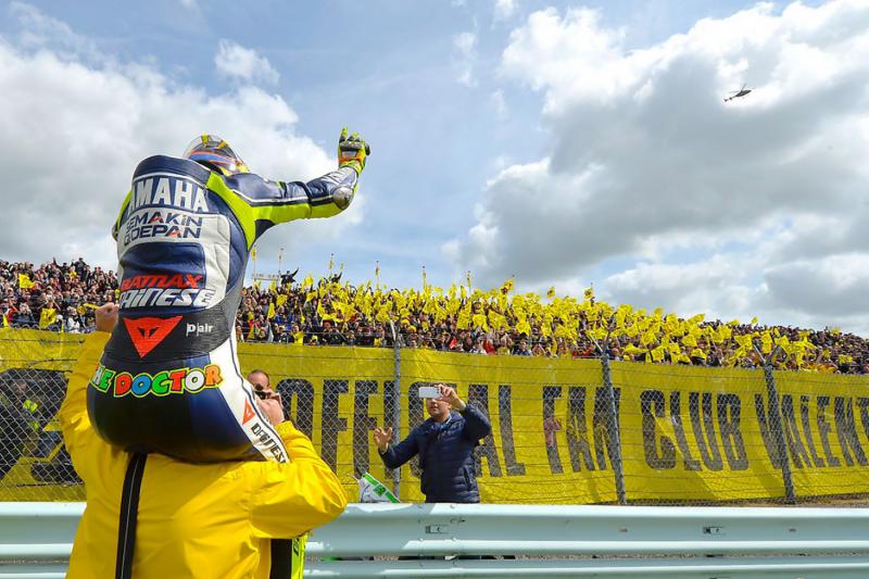 In a sea of yellow, a final farewell to Valentino Rossi