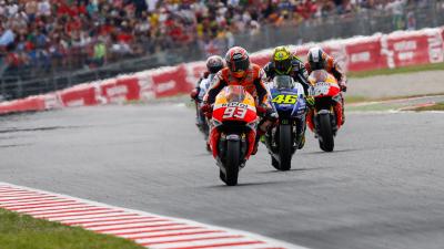 Tal día como hoy: Márquez bate a Rossi en Catalunya