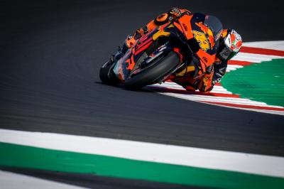 Pol Espargaro riscatta la KTM, Rossi prova un nuovo scarico