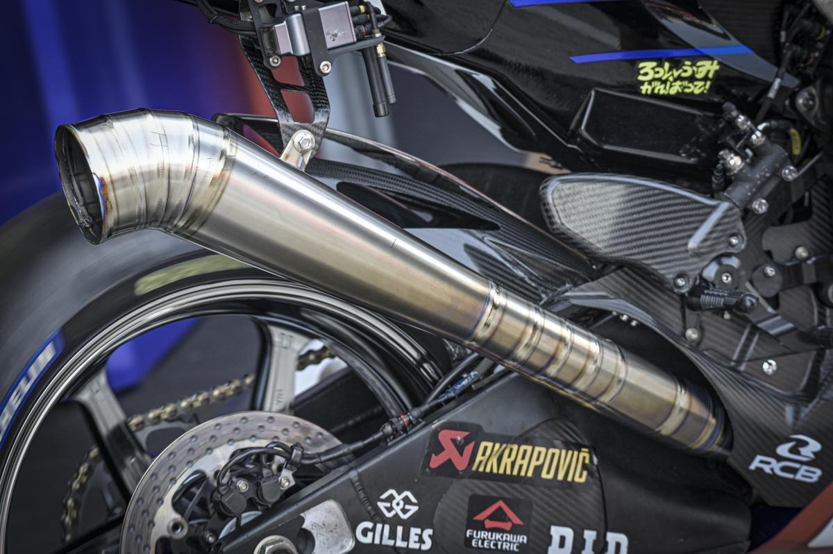 valentino rossi bike exhaust