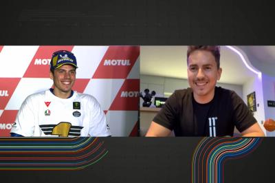Mallorca's MotoGP™ Helden: Jorge Lorenzo gratuliert Joan Mir