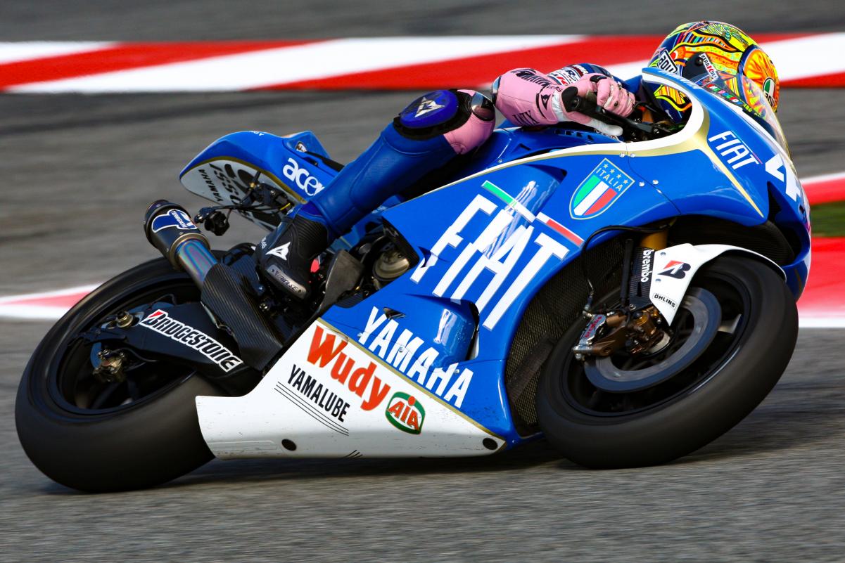 Simoncelli V Rossi Yamaha YZR-M1 *NEW* The Doctor enamel badge MotoGP