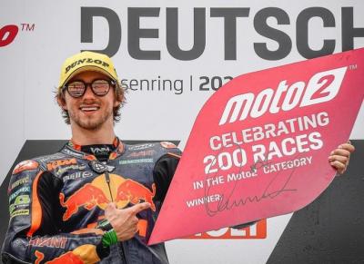 Making history! The winner of the 200th #Moto2 race: @remygardner