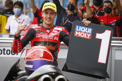 Moto3™ recap: Alcoba sets lap record to take maiden pole