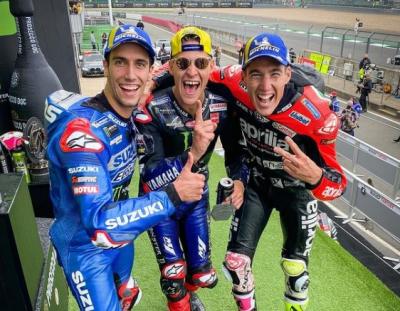 A trio of very happy riders!