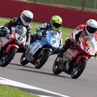 Walker wins a dramatic Race 1 at Silverstone