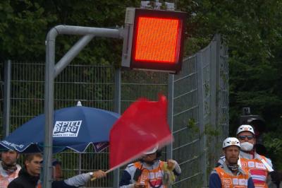 Normas y reglamento en MotoGP™: Bandera roja