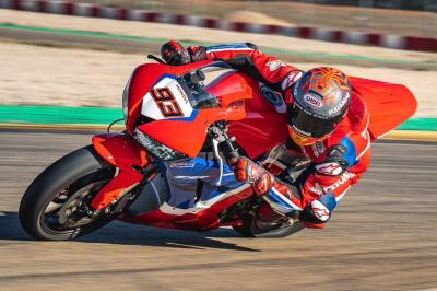 Márquez montre des signes encourageants au MotorLand