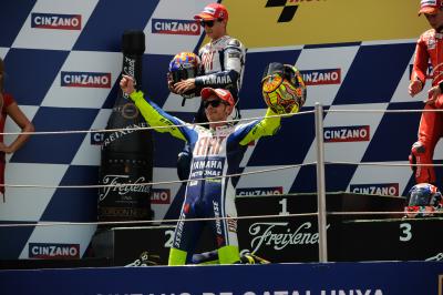 Rossi y Lorenzo repasan su mítica batalla en Catalunya 2009