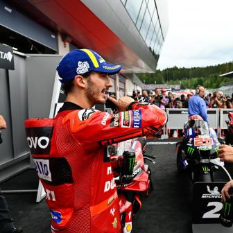 The Decider: sui social si scaldano i motori