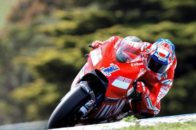 233349 casey stoner in action in phillip island 1280x960 oct4.jpg..gallery full top fullscreen.small Bagnaia se une a Stoner, Lorenzo, Doohan y más en el club #1