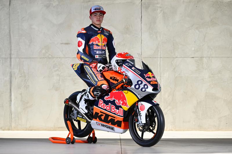 公式 レッドブル RedBull レーシング レザージャケット アルパイン